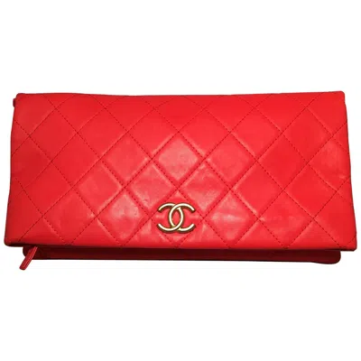 Pre-owned Chanel Red Quilted Leather Cc Fold Over Clutch