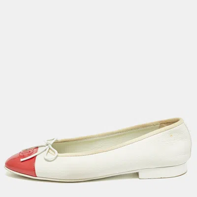 Pre-owned Chanel Red/white Leather And Patent Cc Ballet Flats Size 37