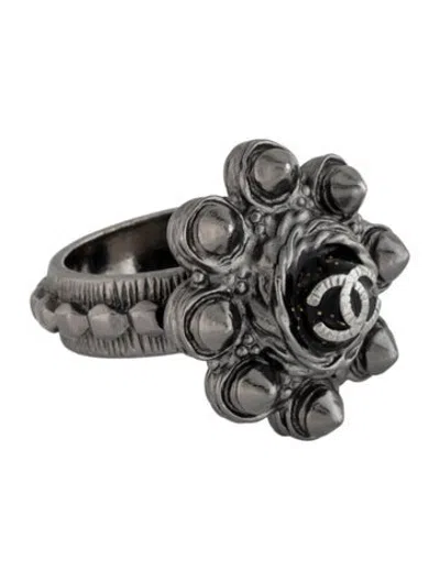 Pre-owned Chanel Resin Cc Cocktail Ring In Black