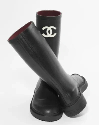 Pre-owned Chanel Rev Black White Caoutchouc Cc Logo High Pull On Rubber Rain Boots 42