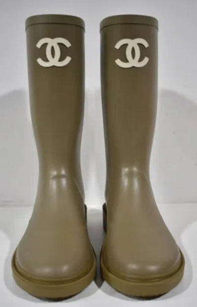 Pre-owned Chanel Rev Dark Beige Caoutchouc White Cc Logo High Pull On Rubber Rain Boots 40