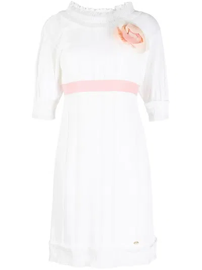 Pre-owned Chanel Rose-appliqué Minidress In White