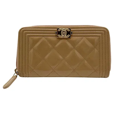 Pre-owned Chanel Rose Gold Patent Leather Le Boy Wallet In Red
