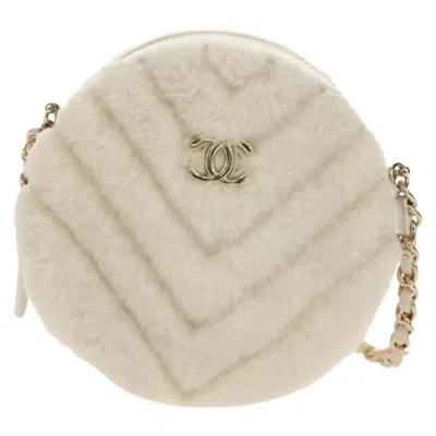 Pre-owned Chanel Round Clutch With Chain Chevron Shearling White Faux_fur Clutche & Pouche Bag ()