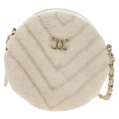 Pre-owned Chanel Round Clutch With Chain Chevron Shearling White Faux_fur Clutche & Pouche Bag ()