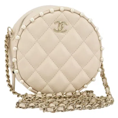 Pre-owned Chanel Round Clutch With Chain Quilted Calfskin With Pearl Detail Beige Leather Clutche & Pouche Bag In Sand