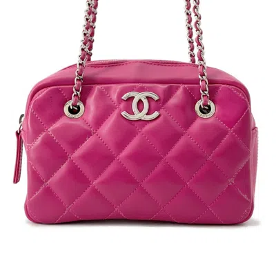 Pre-owned Chanel Rubber Shoulder Bag () In Pink