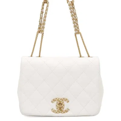 Pre-owned Chanel Shoulder Bag () In White