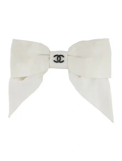 Pre-owned Chanel Silk Bow Hair Clip In Neutral