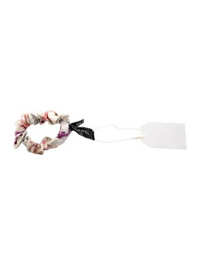 Pre-owned Chanel Silk Printed Scarf And Scrunchie Set In Neutrals