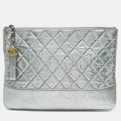 Pre-owned Chanel Silver Leather Gabrielle Clutch New Medium