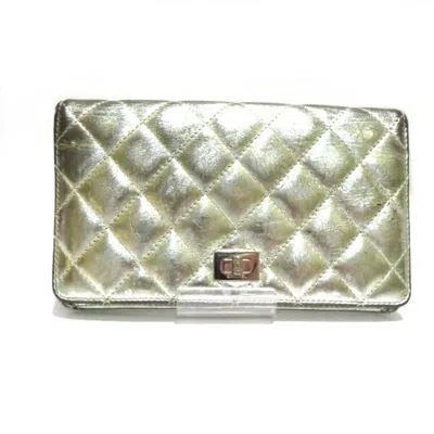 Pre-owned Chanel Silver Leather Long Wallet (bi-fold) ()