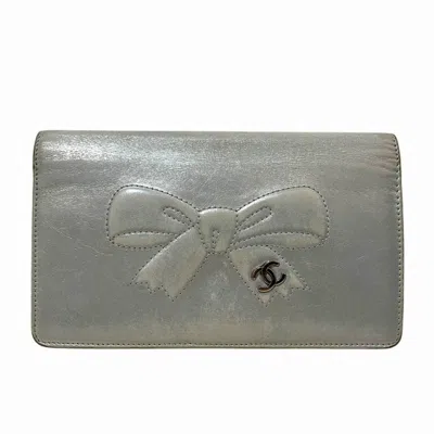 Pre-owned Chanel Silver Leather Long Wallet (bi-fold) ()