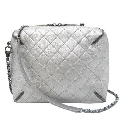 Pre-owned Chanel Silver Leather Shoulder Bag ()