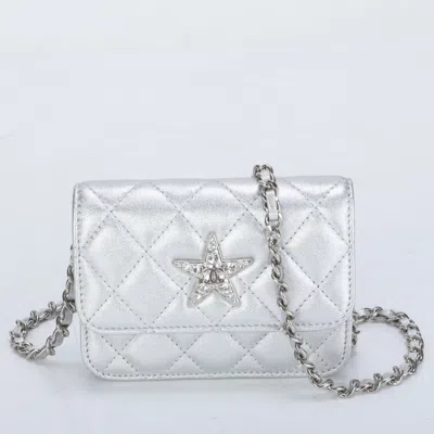 Pre-owned Chanel Silver Leather Shoulder Bag ()
