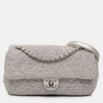 Pre-owned Chanel Silver Medium Quilted Lurex Ground Control Pluto Glitter Flap