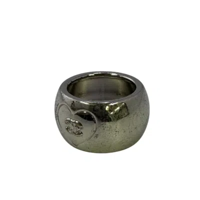 Pre-owned Chanel Silver Metal Band Ring ()