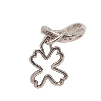 Pre-owned Chanel Silver Metal Band Ring ()