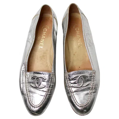 Pre-owned Chanel Silver Metallic Leather Interlocking Cc Logo Loafers Circa 1990s In Brown