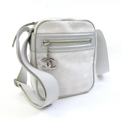 Pre-owned Chanel Silver Nylon Canvas Leather Pochette Shoulder Bag ()