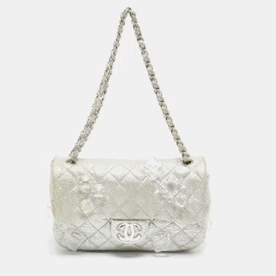 Pre-owned Chanel Silver Quilted Leather Medium Classic Flap Shoulder Bag