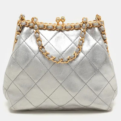 Pre-owned Chanel Silver Quilted Leather Vintage Cc Chain Detail Shoulder Bag