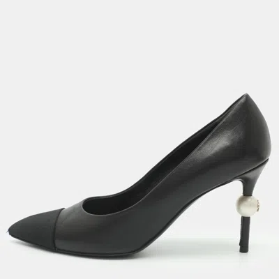 Pre-owned Chanel Size 36 Black Canvas And Leather Pumps