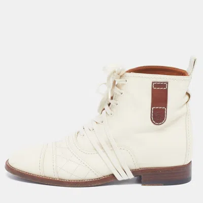 Pre-owned Chanel Size 38 Cream Quilted Leather Ankle Length Boots In White