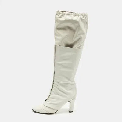 Pre-owned Chanel Size 39 Grey/cream Crocodile Leather And Leather Knee Length Boots In Gray
