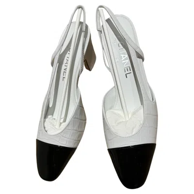 Pre-owned Chanel Slingback Shoes White And Black