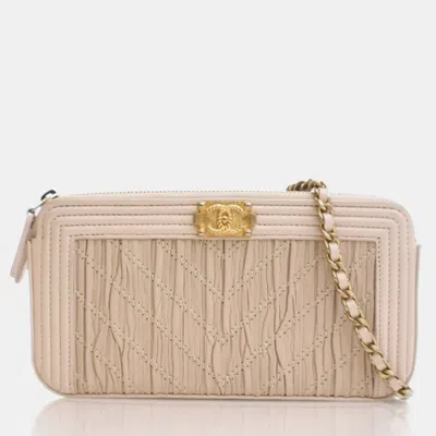 Pre-owned Chanel Small Beige Crumpled Lambskin Boy Clutch With Chain In Sand