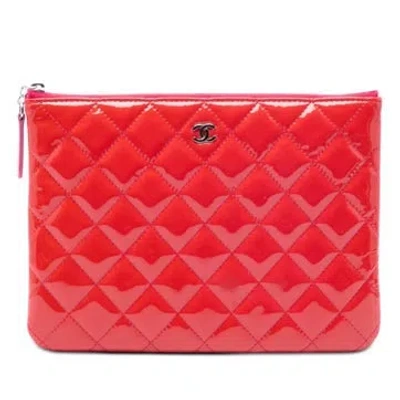 Pre-owned Chanel Small Quilted Patent O Case Clutch In Red