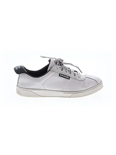 Pre-owned Chanel Sneakers In White