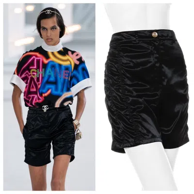 Pre-owned Chanel Spring/summer 2021 Black Satin Ruched Shorts With No.5 Button Fr 40