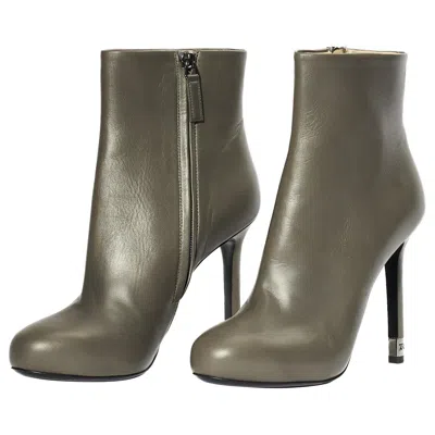 Pre-owned Chanel Stivaletti In Pelle Grigia In Gray