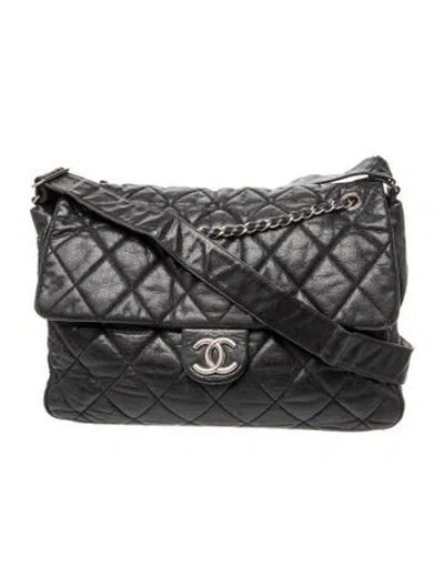 Pre-owned Chanel Stretch Spirit Messenger Bag In Black