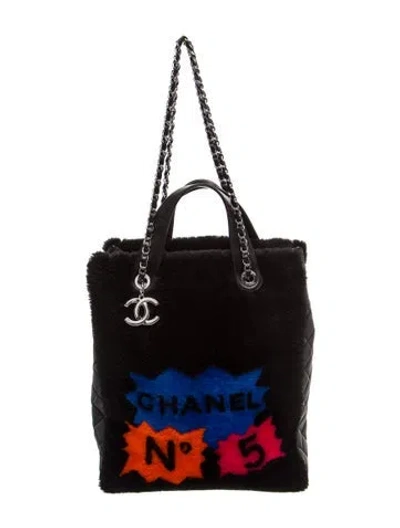 Pre-owned Chanel Supermarket No. 5 Comic Shearling Tote In Black