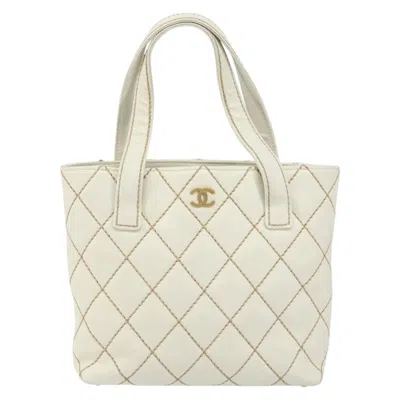 Pre-owned Chanel Surpique Tote Quilted Leather Leather Bag () In White