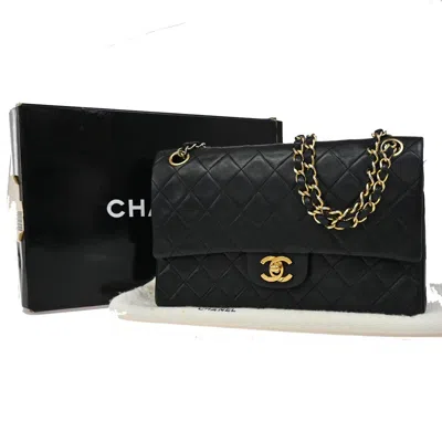 Pre-owned Chanel Timeless Leather Shoulder Bag () In Black