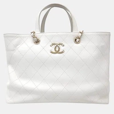 Pre-owned Chanel Tote & Shoulder Bag In White