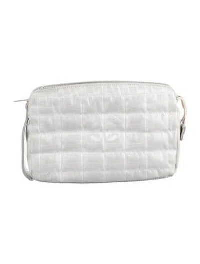 Pre-owned Chanel Travel Ligne Cosmetic Pouch In Silver