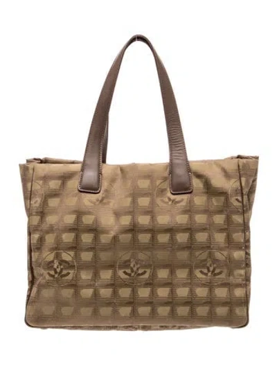 Pre-owned Chanel Travel Ligne Tote In Green