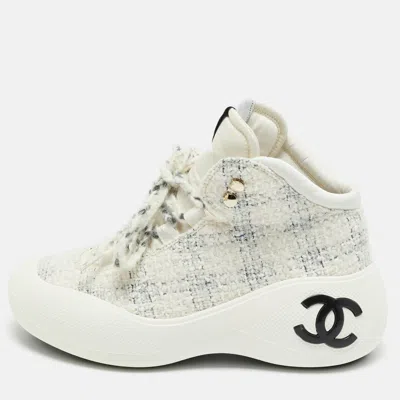 Pre-owned Chanel Tricolor Tweed Cc High Top Sneakers Size 39.5 In White