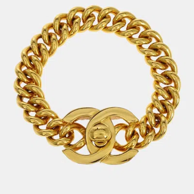 Pre-owned Chanel Turnlock Bracelet Gold