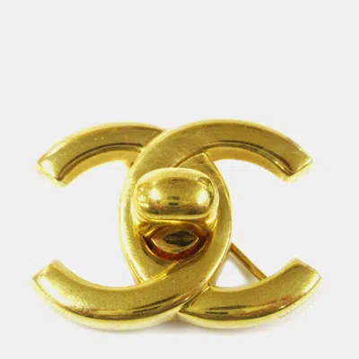 Pre-owned Chanel Turnlock Brooch Pin Gold Small