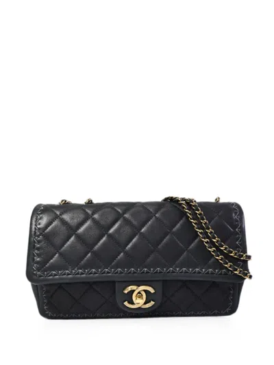 Pre-owned Chanel Turn-lock-fastening Shoulder Bag In Black