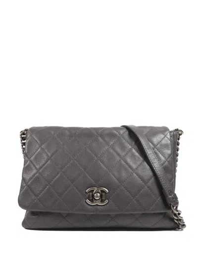 Pre-owned Chanel Turn-lock-fastening Shoulder Bag In Gray