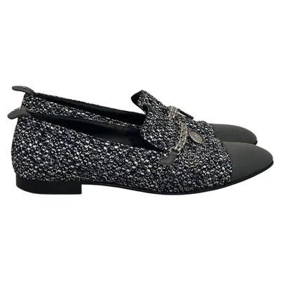 Pre-owned Chanel Tweed Chain Cap-toe Loafers Sz 37.5 In Black