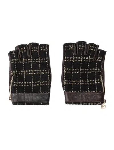 Pre-owned Chanel Tweed Fingerless Gloves In Black