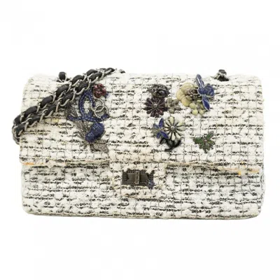 Pre-owned Chanel Tweed Shoulder Bag () In White